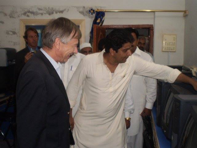 Dignitaries visiting computer centre